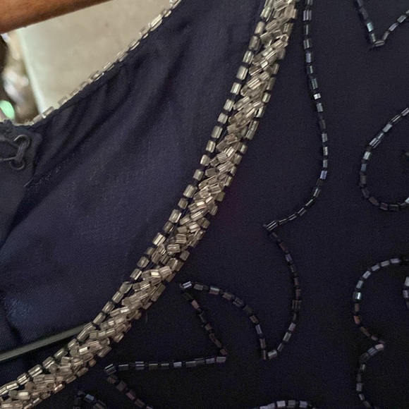 Short sleeve embroidered beaded dress - Picture 6 of 6